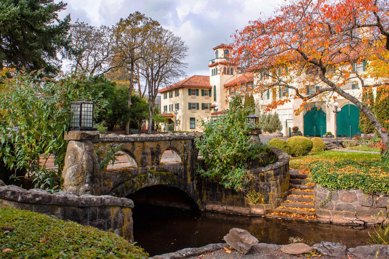 Columbia Gorge Hotel & Spa Худ Ривър Екстериор снимка